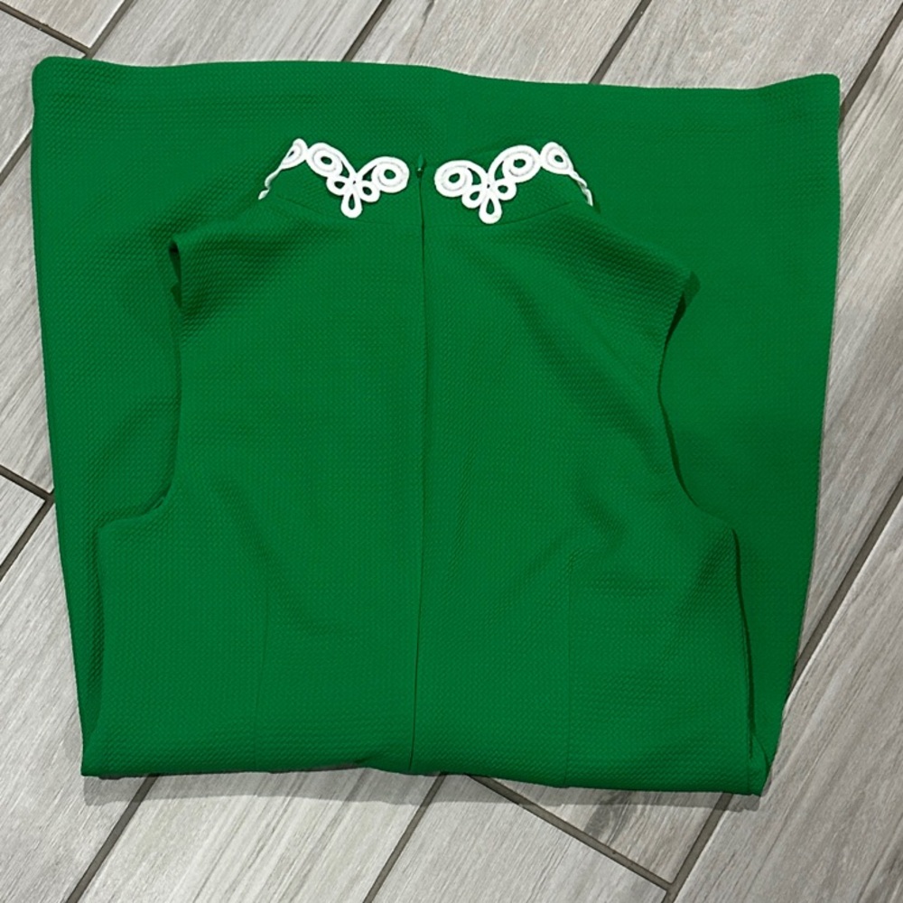 Vince Camuto Emerald Green Sleeveless Mini Dress with White Trim - Picture 5 of 8